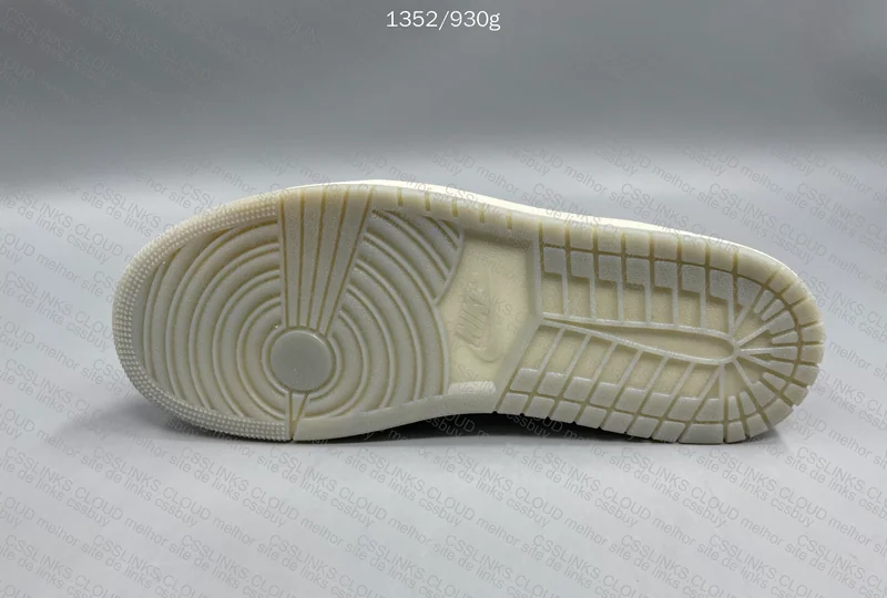 Jordan 1 Low 4