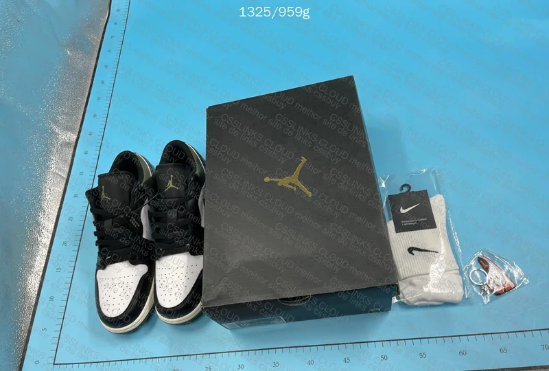 Jordan 1 low 7