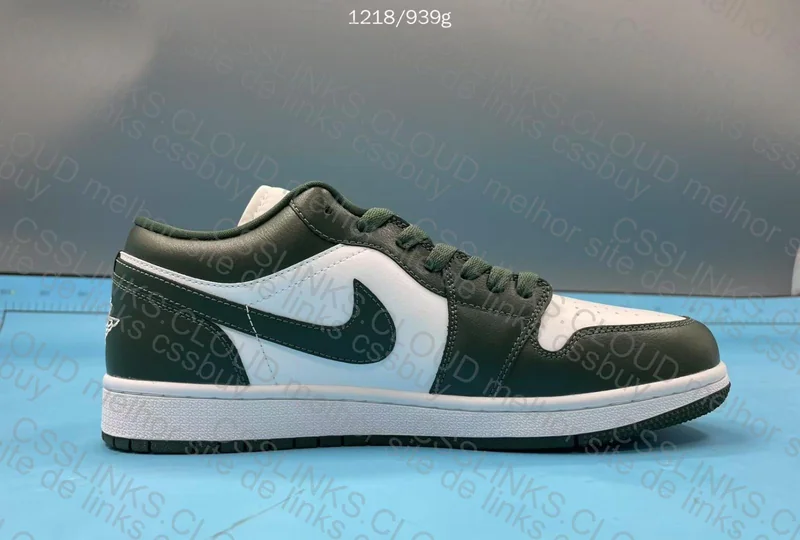 Jordan 1 Low 8