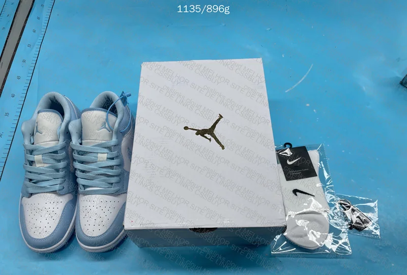 JORDAN 1 LOW 2