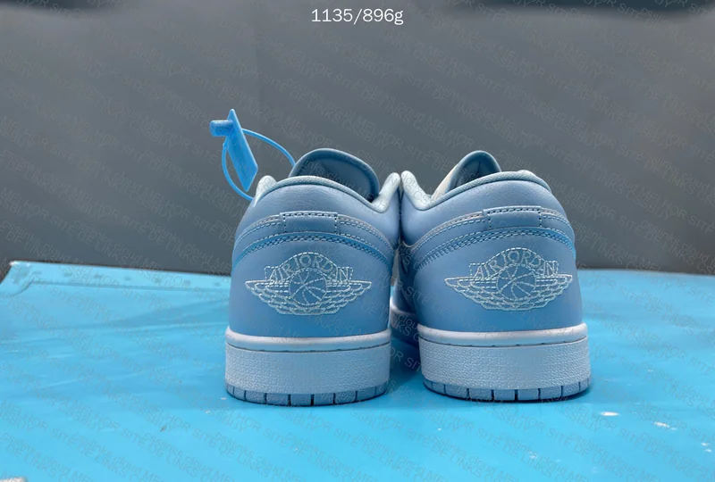 JORDAN 1 LOW 4