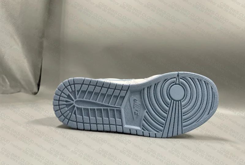 Jordan 1 low aluminium 8