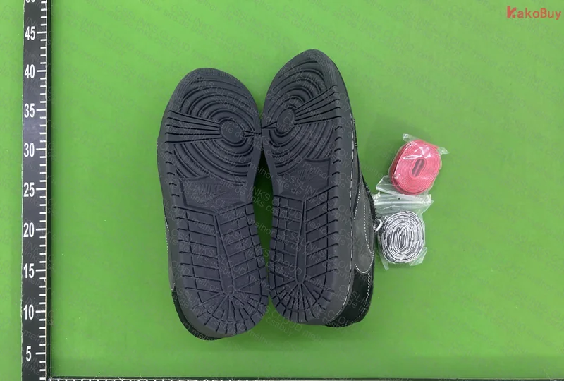 Jordan 1 Low Black Phantom