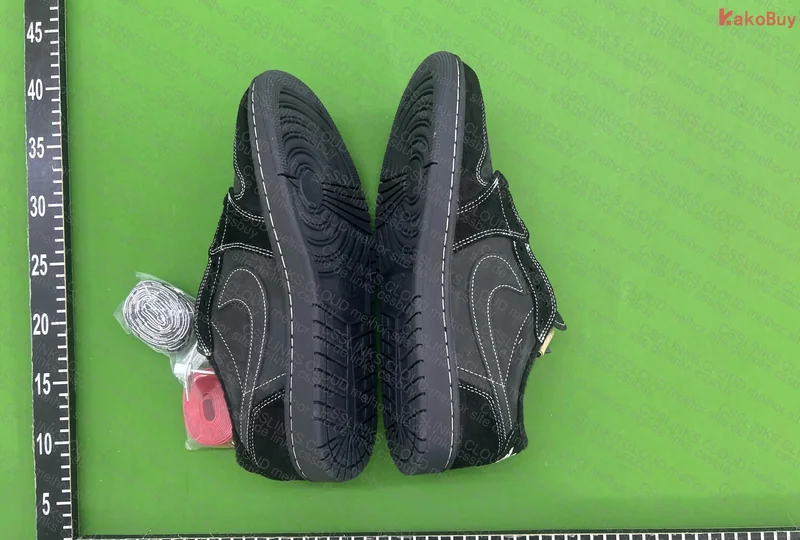 Jordan 1 Low Black Phantom 3