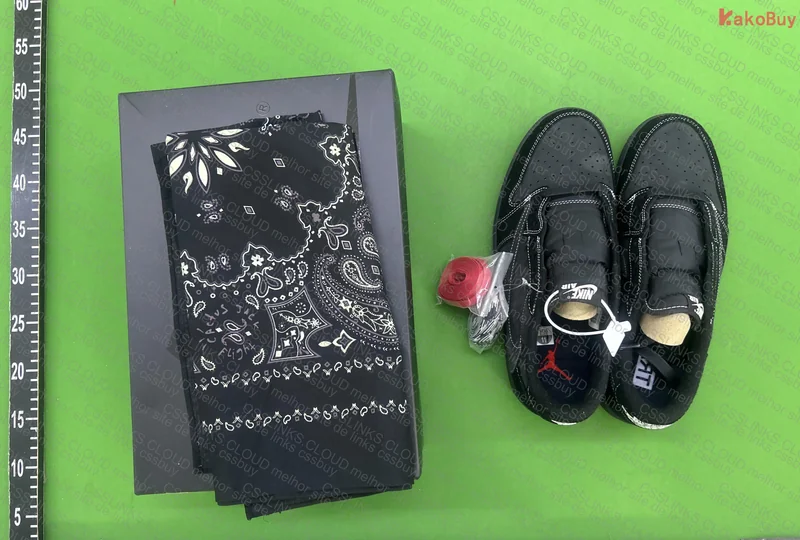 Jordan 1 Low Black Phantom 4