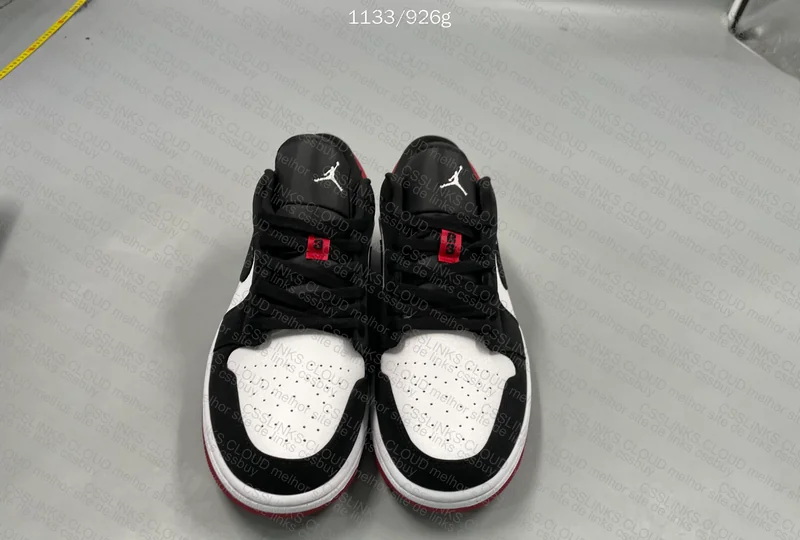 Jordan 1 low Black Toe 3