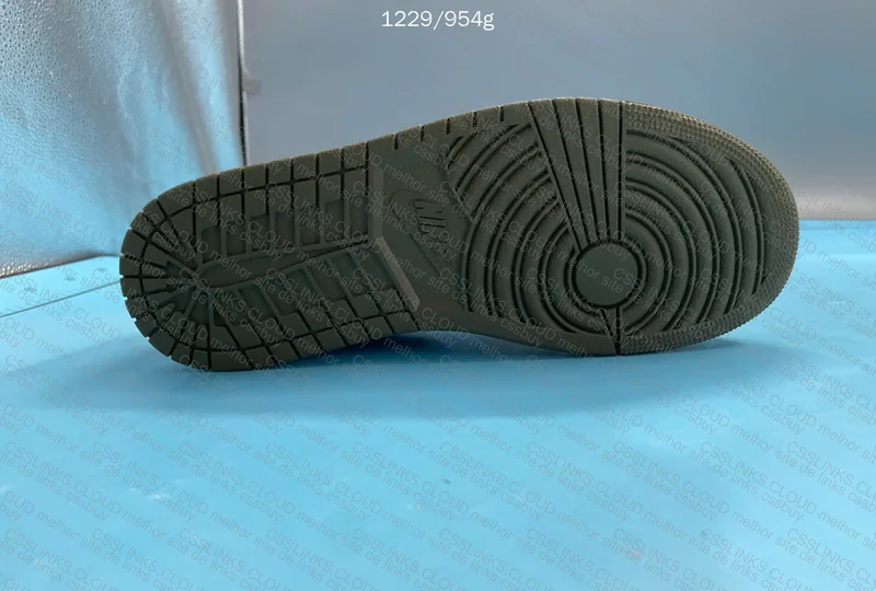 Jordan 1 Low Black Toe Medium Olive 5