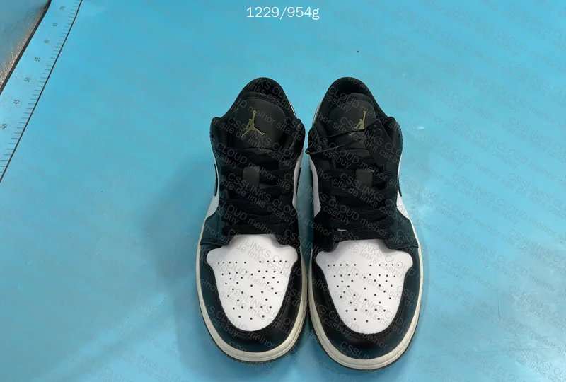 Jordan 1 Low Black Toe Medium Olive 7