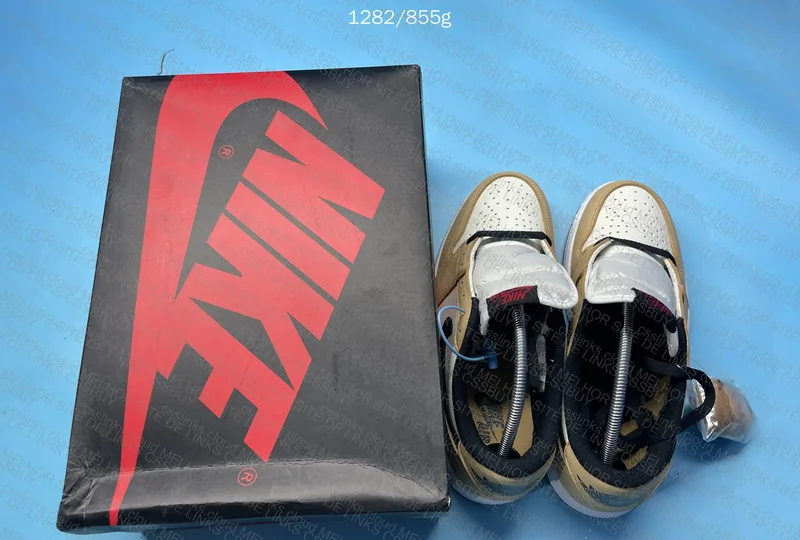 Jordan 1 low - blind box