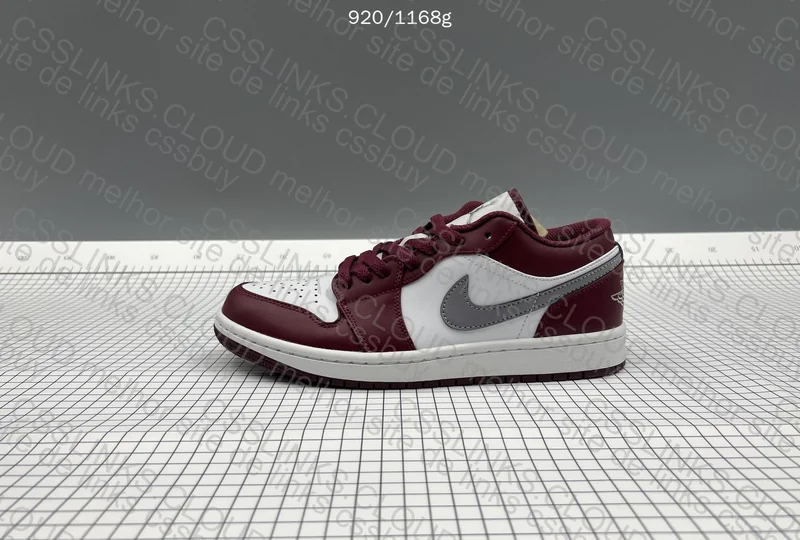 Jordan 1 Low Bordeaux 4