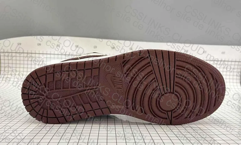 Jordan 1 Low Bronze Eclipse 8