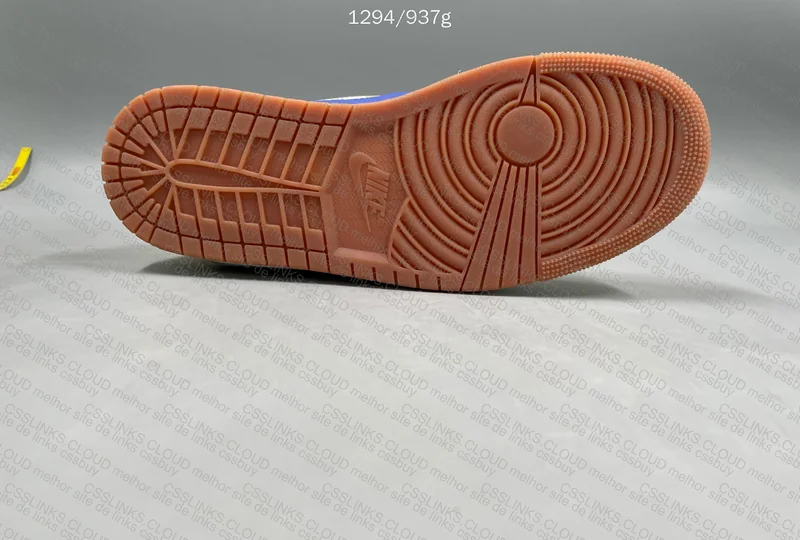 Jordan 1 Low Canary yelow 4