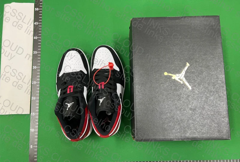 Jordan 1 Low Chicago - DT 190y 4
