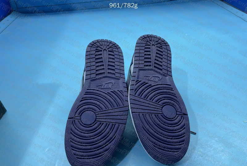 Jordan 1 Low Court Purple 7