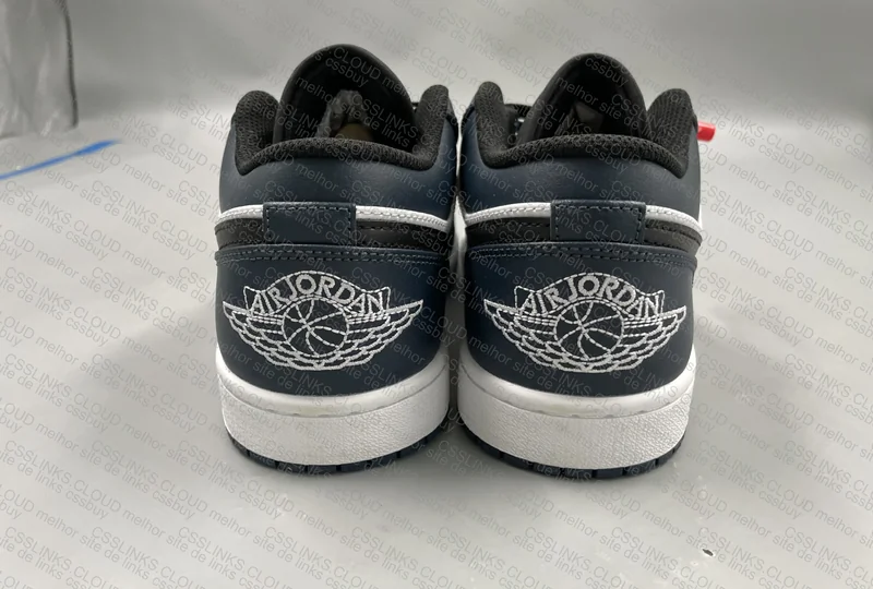 Jordan 1 low “Dark Teal” 3