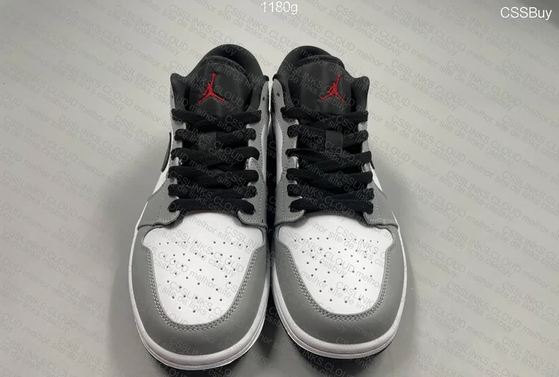 Jordan 1 Low "Light Smoke Grey" 3