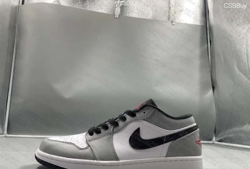 Jordan 1 Low "Light Smoke Grey" 5