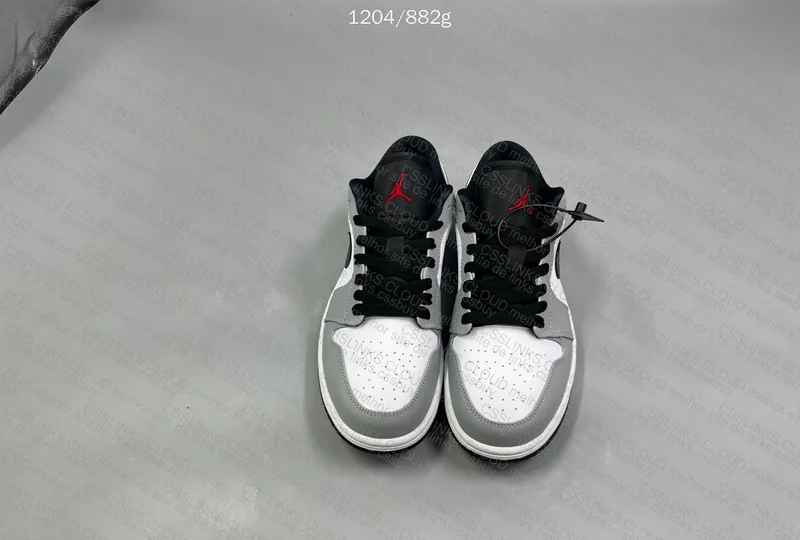 Jordan 1 Low Light Smoke Grey 3