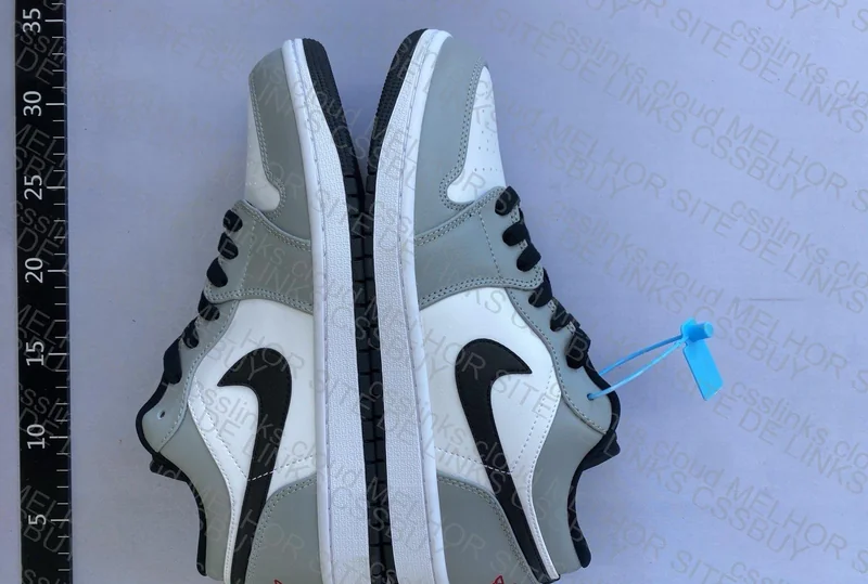 Jordan 1 low light smoke grey
