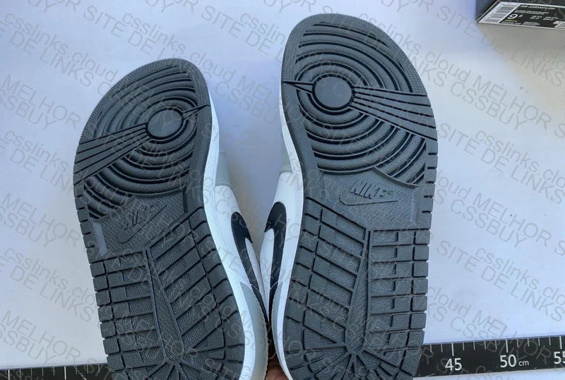 Jordan 1 low light smoke grey 2