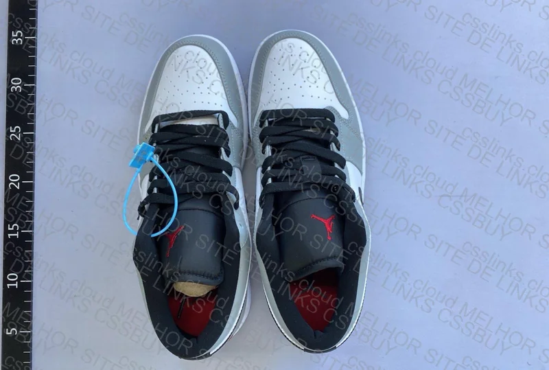 Jordan 1 low light smoke grey 6
