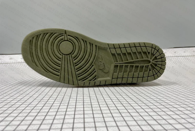 Jordan 1 Low Medium Olive 6