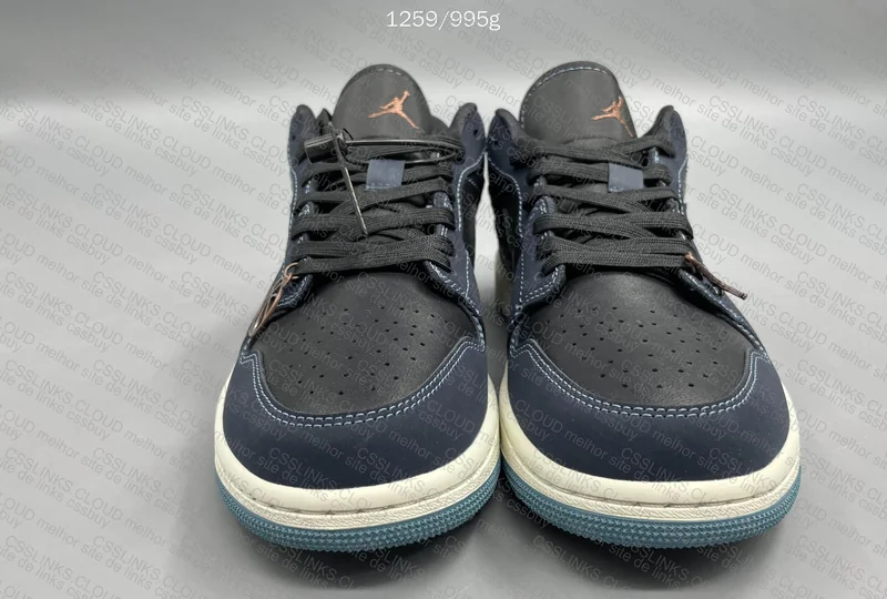 Jordan 1 Low "Midnight Navy" 2
