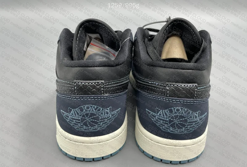 Jordan 1 Low "Midnight Navy" 3