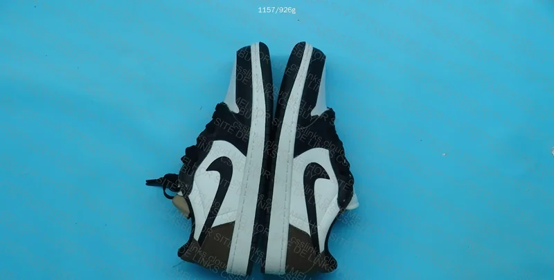 Jordan 1 Low Mocha 3