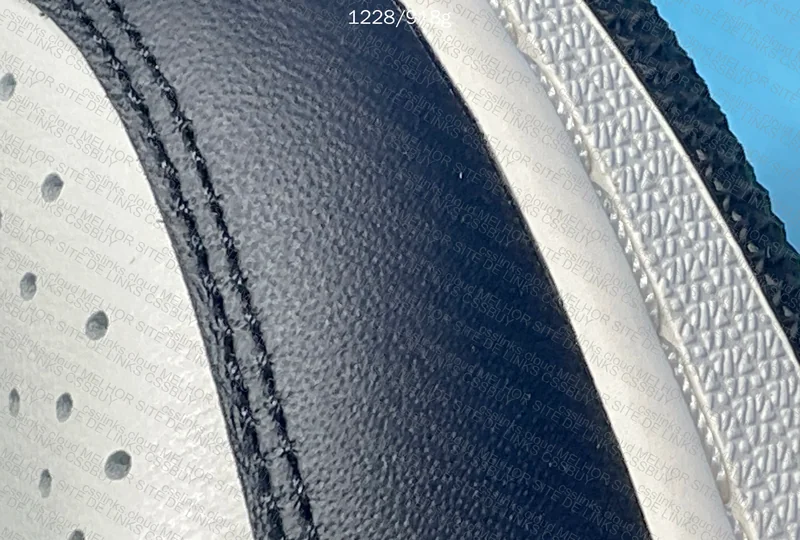Jordan 1 Low Mocha LJR 4