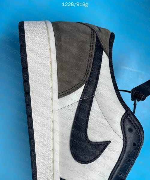 Jordan 1 Low Mocha LJR 9