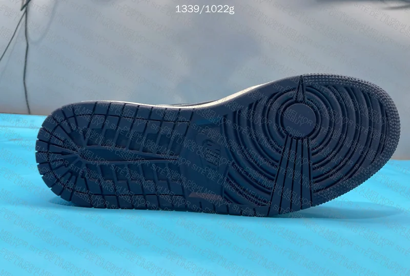 Jordan 1 Low Obsidian - DT 9