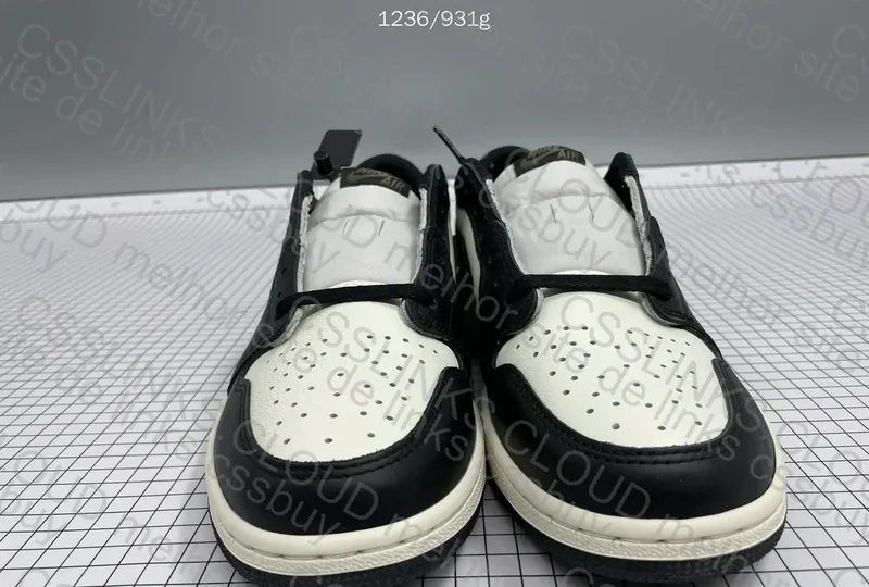 Jordan 1 Low OG Mocha 2