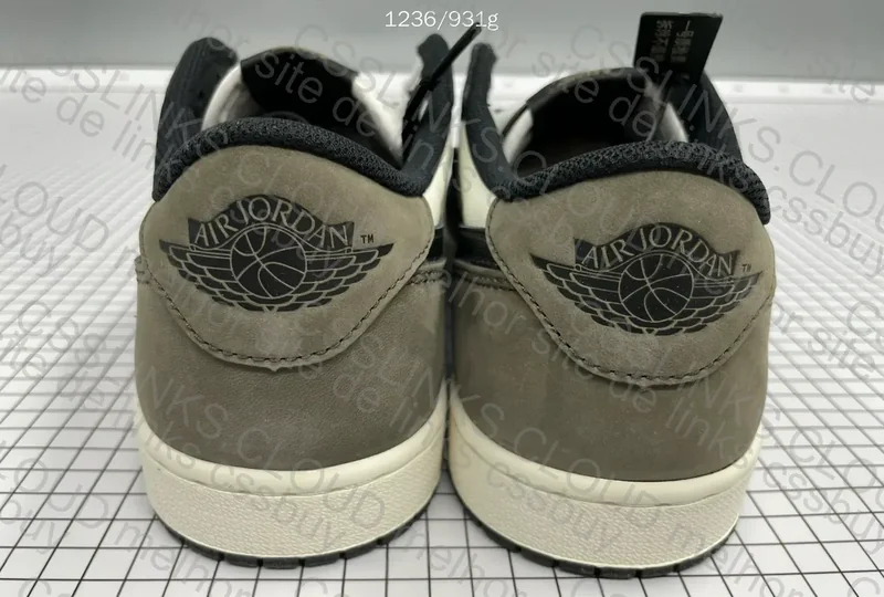 Jordan 1 Low OG Mocha 3