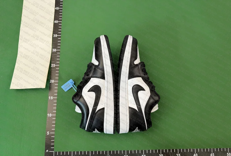 Jordan 1 Low OVO 5