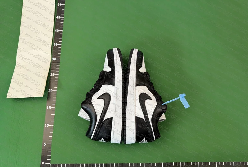 Jordan 1 Low OVO 6