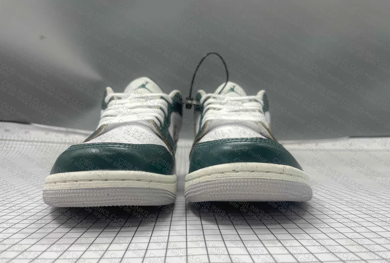 Jordan 1 Low Oxidized Green 3