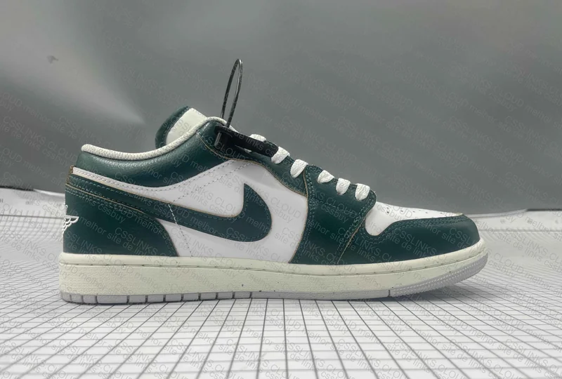 Jordan 1 Low Oxidized Green 5