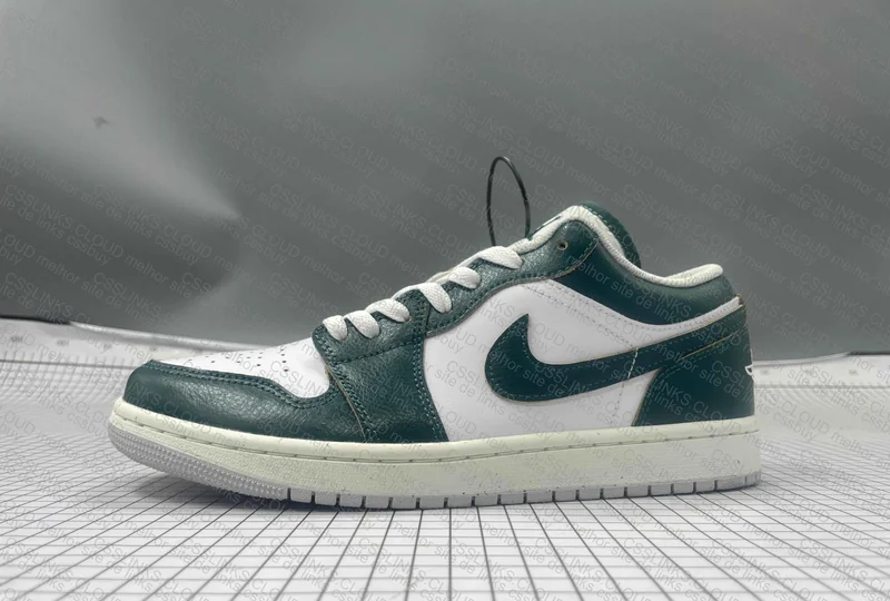 Jordan 1 Low Oxidized Green 6
