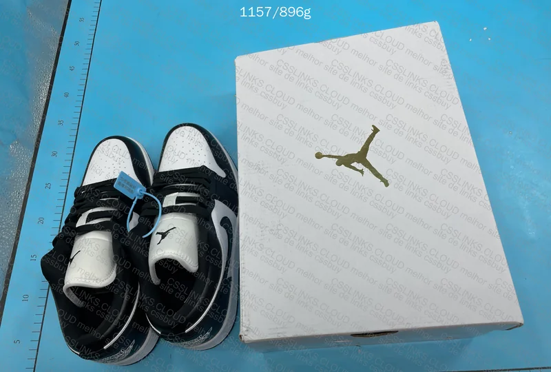 Jordan 1 Low Panda 3