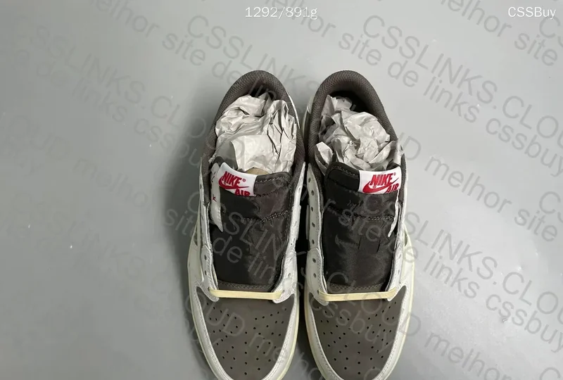 Jordan 1 Low Reverse Mocha
