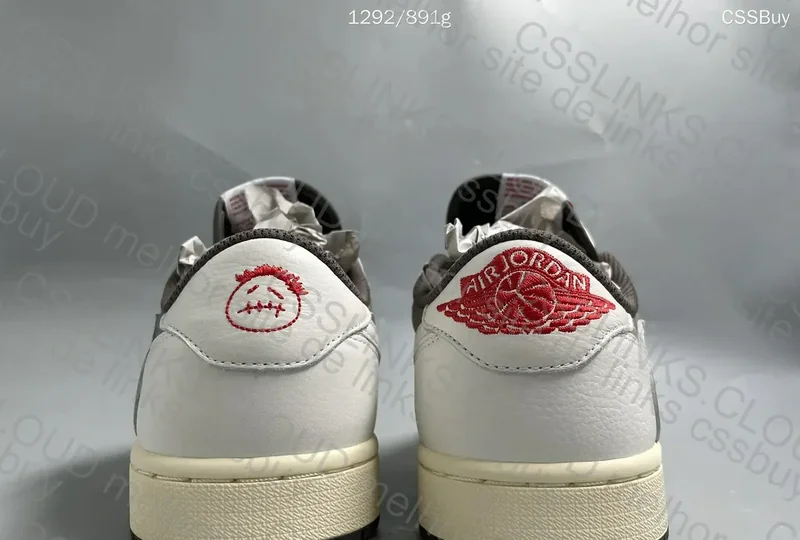 Jordan 1 Low Reverse Mocha 3
