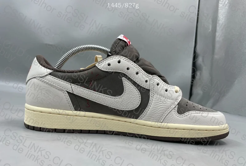 Jordan 1 Low Reverse Mocha