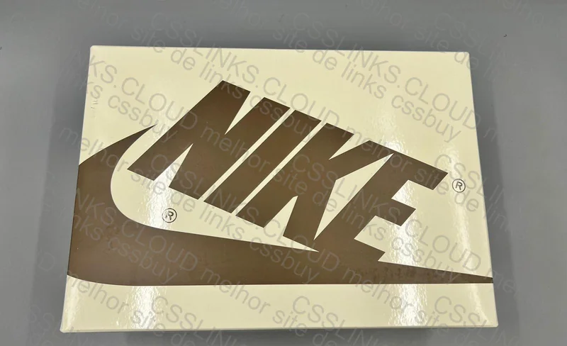Jordan 1 Low Reverse Mocha