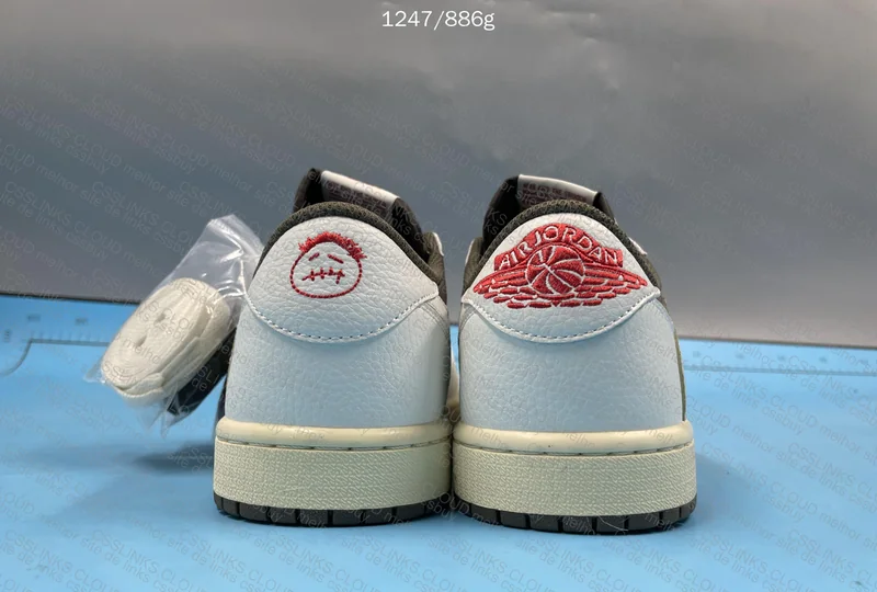 jordan 1 low reverse mocha 3