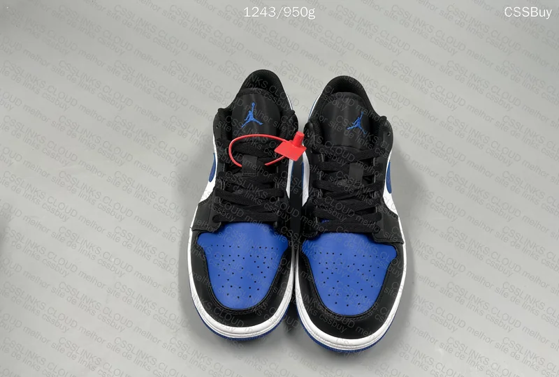 Jordan 1 Low Royal OVO Sneaker