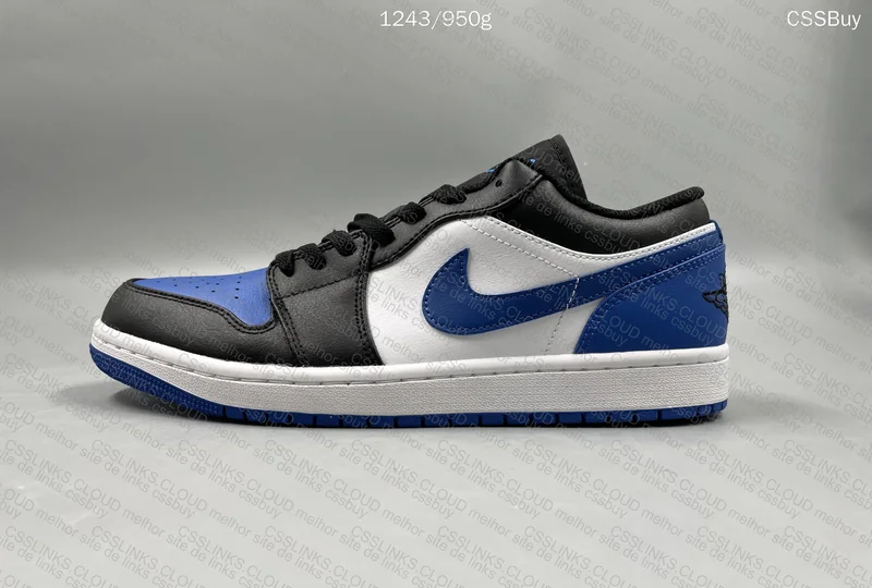 Jordan 1 Low Royal OVO Sneaker 5