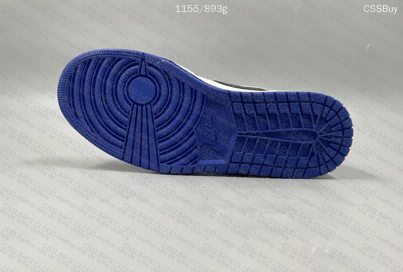 Jordan 1 low royal toe 6