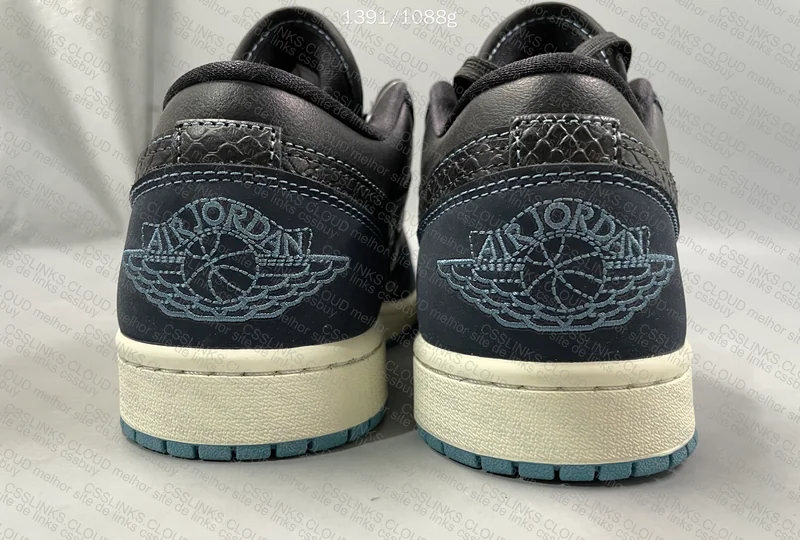 Jordan 1 Low SE Black Dark Obsidian Snakeskin 6