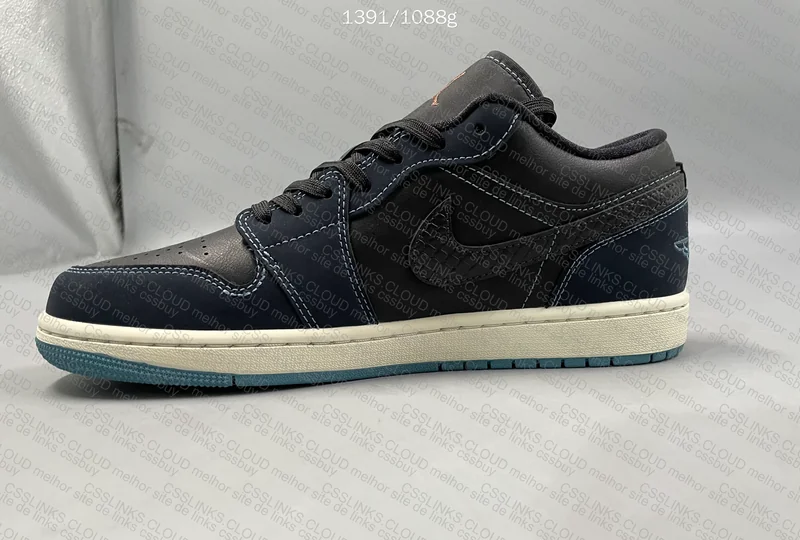 Jordan 1 Low SE Black Dark Obsidian Snakeskin 7